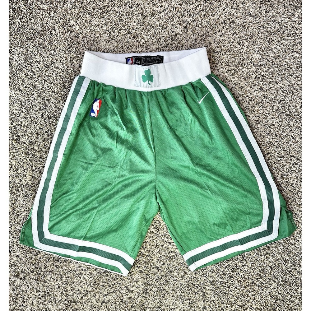 NIKE NBA BOSTON CELTICS SHORTS GREEN Size 44 / Small